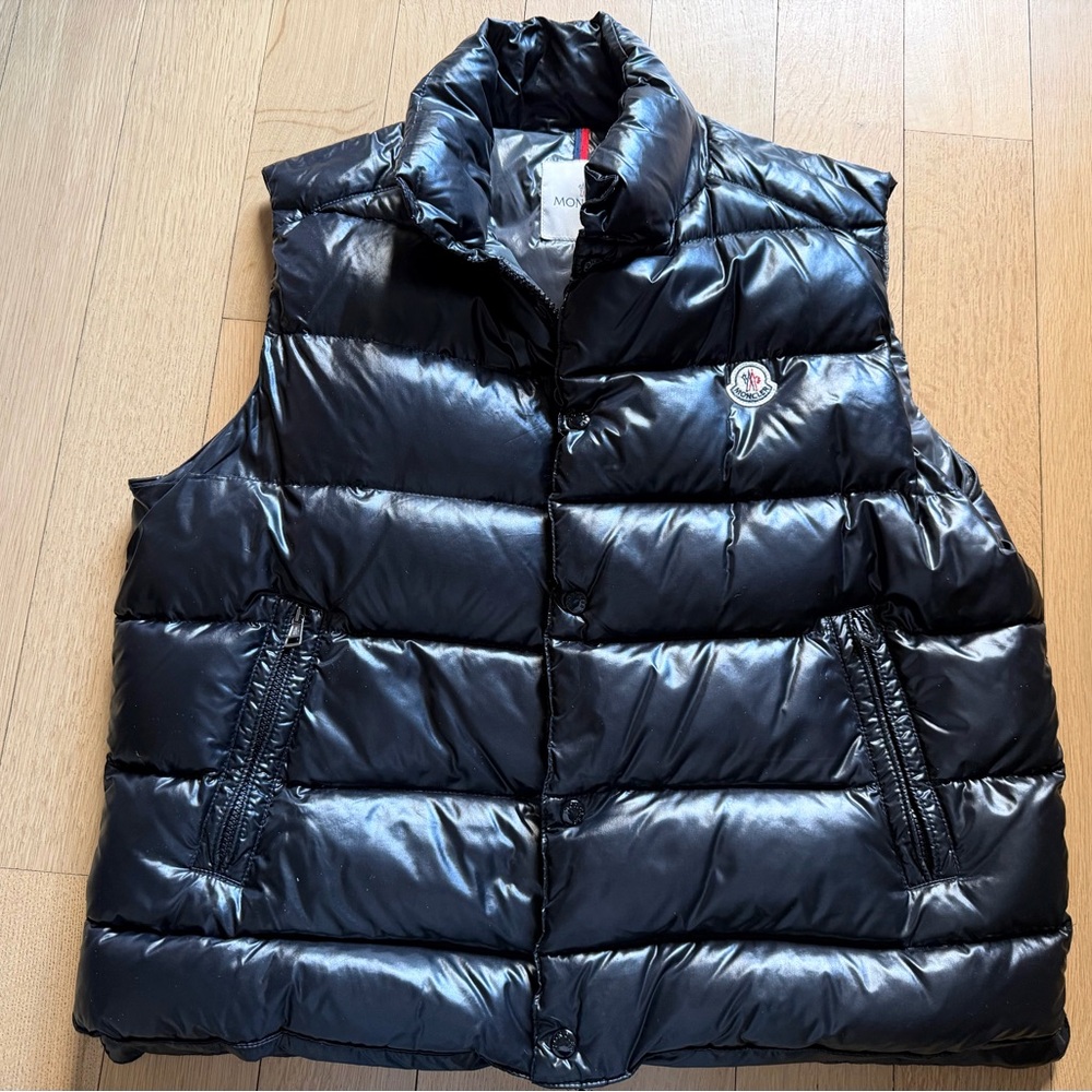 Worn Once Like New Moncler Black Puffy Down Quilted Vest Men’s 6 - Picture 2 of 9
